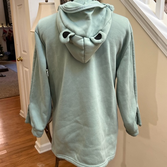 Women’s Small Cute Frog Zipper Hoodie w/ Pockets, Green - Picture 2 of 3